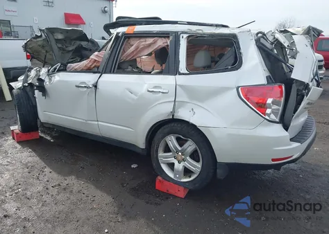 2010 Subaru Forester 2.5X Premium z USA, uszkodzony, nr VIN JF2SH6CC3AH734517